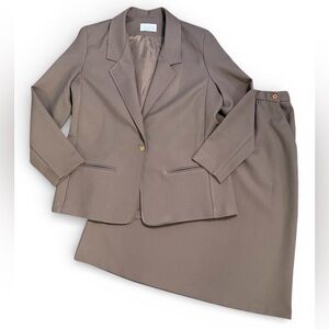 Vintage Cape Cod Match Mates Comfort Motion Tan Blazer & Pencil Skirt Suit Set